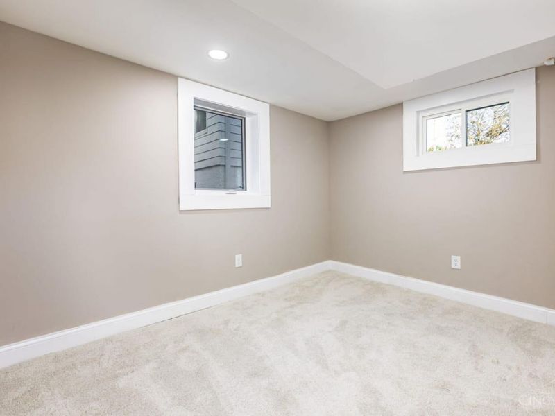 3933 Paxton Avenue, Cincinnati, OH 45209 Photo 28