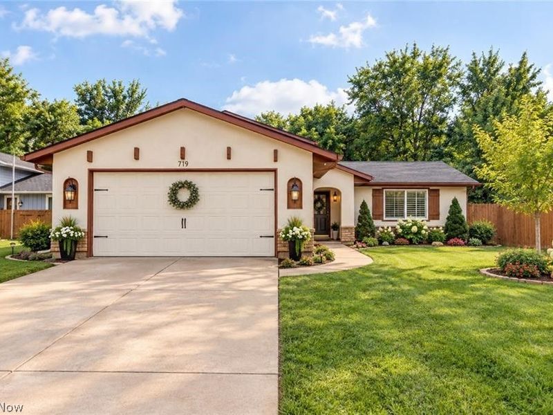 1719 Narragansett Boulevard, Lorain, OH 44053 Photo 2