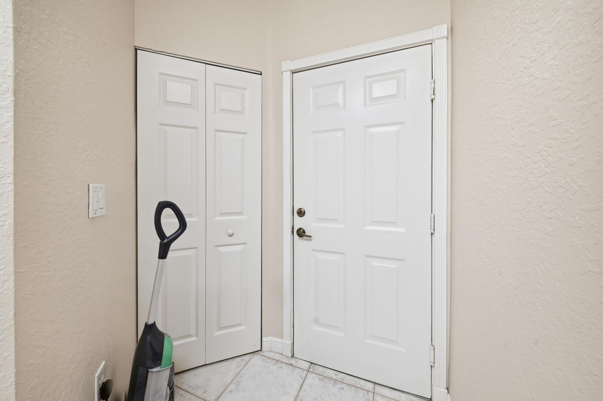 7986 Exeter Boulevard W, Unit 101, Tamarac, FL 33321 Photo