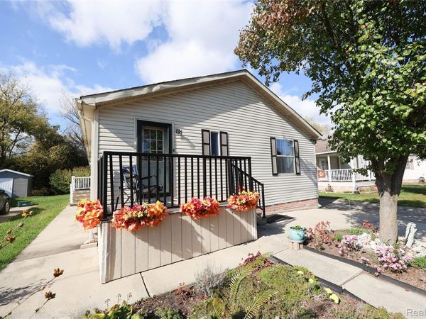 29760 Meadow Lane, Gibraltar, Mi 48173