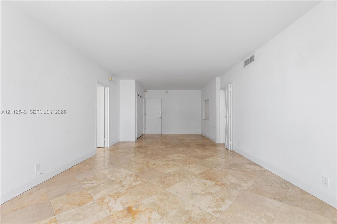 5700 Collins Ave , Unit 10D, Miami Beach, FL 33140 Photo