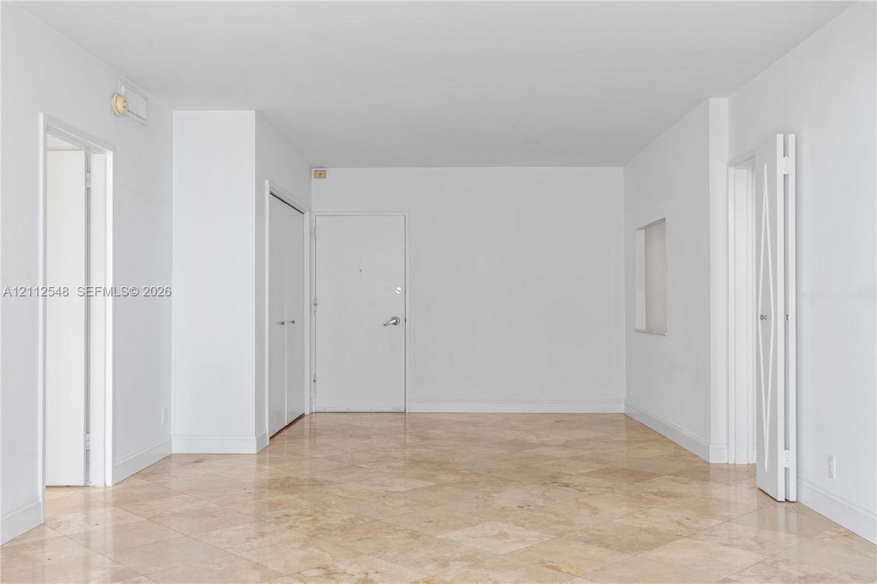 5700 Collins Ave , Unit 10D, Miami Beach, FL 33140 Photo