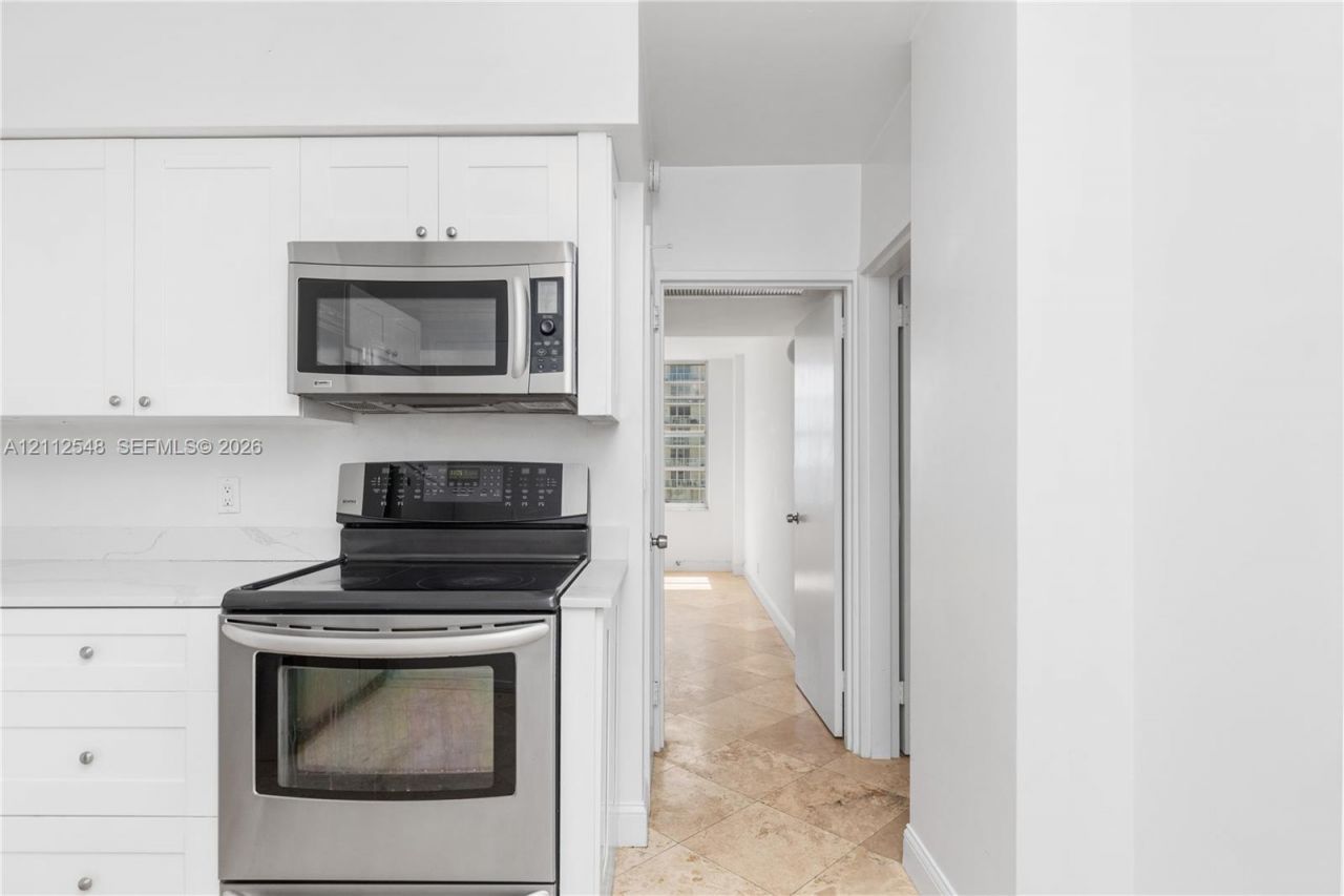 5700 Collins Ave , Unit 10D, Miami Beach, FL 33140 Photo