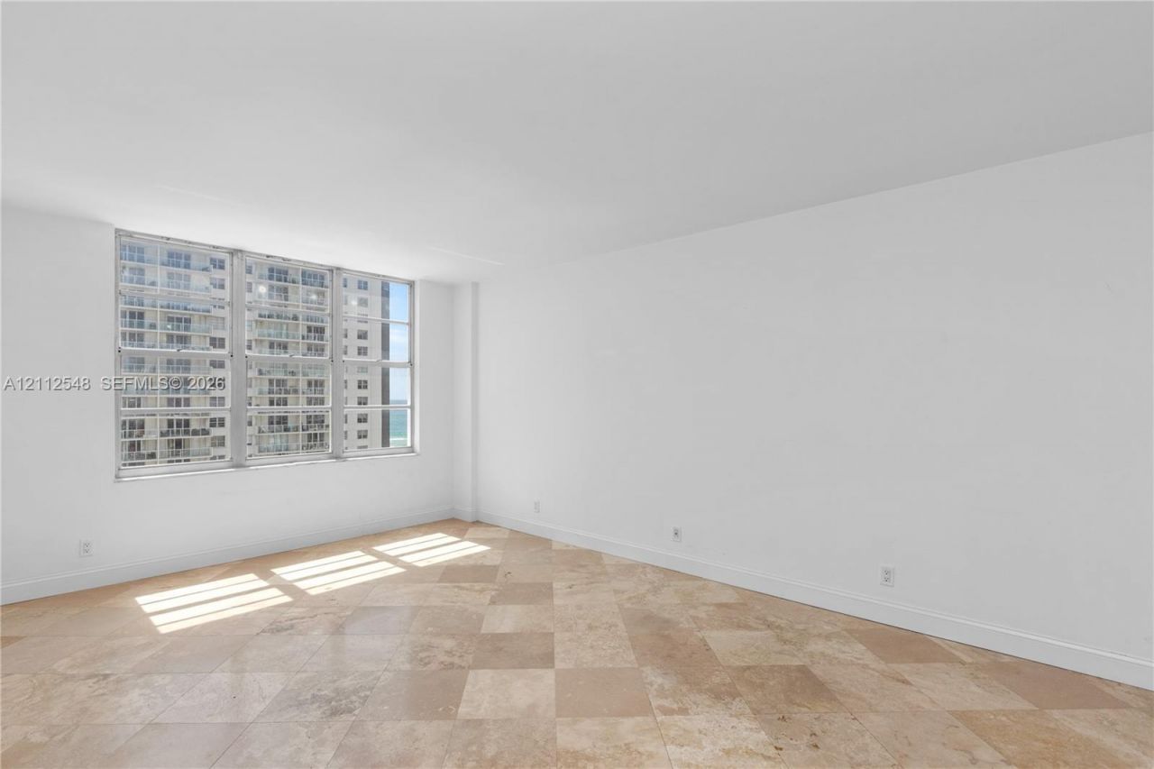5700 Collins Ave , Unit 10D, Miami Beach, FL 33140 Photo
