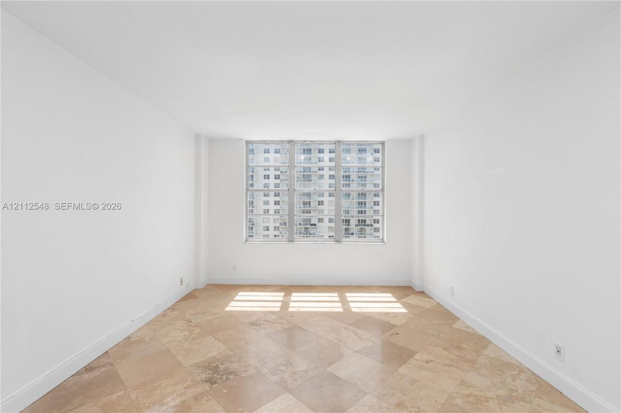 5700 Collins Ave , Unit 10D, Miami Beach, FL 33140 Photo