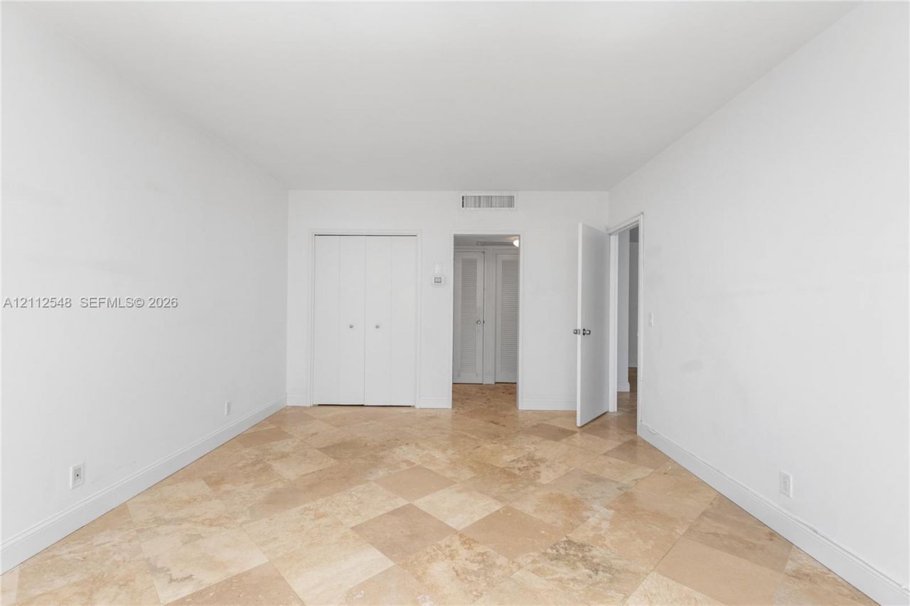 5700 Collins Ave , Unit 10D, Miami Beach, FL 33140 Photo