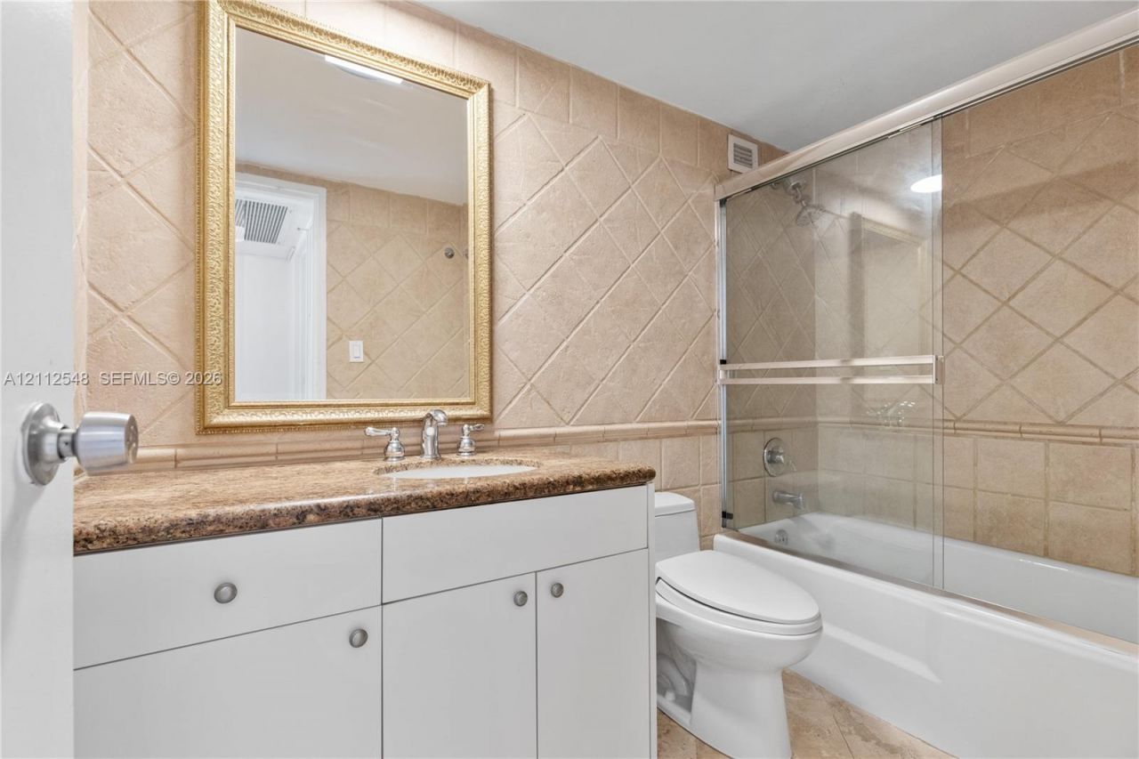 5700 Collins Ave , Unit 10D, Miami Beach, FL 33140 Photo