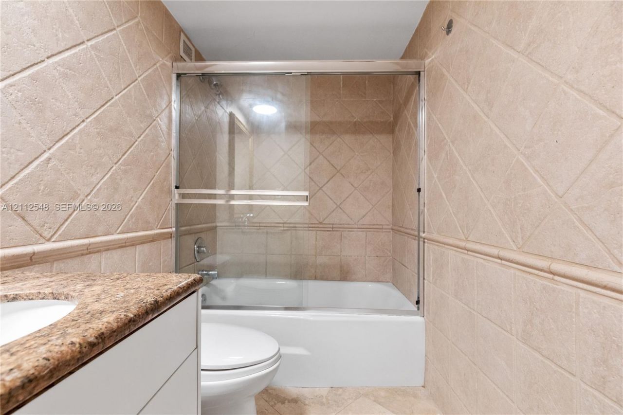 5700 Collins Ave , Unit 10D, Miami Beach, FL 33140 Photo