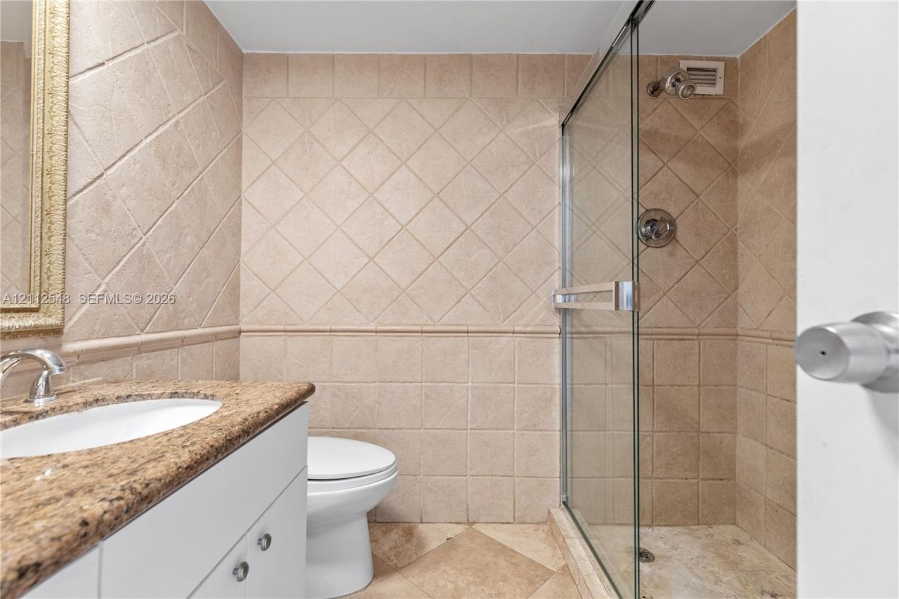 5700 Collins Ave , Unit 10D, Miami Beach, FL 33140 Photo