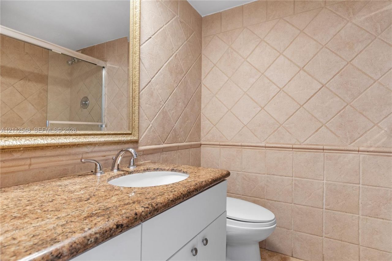 5700 Collins Ave , Unit 10D, Miami Beach, FL 33140 Photo
