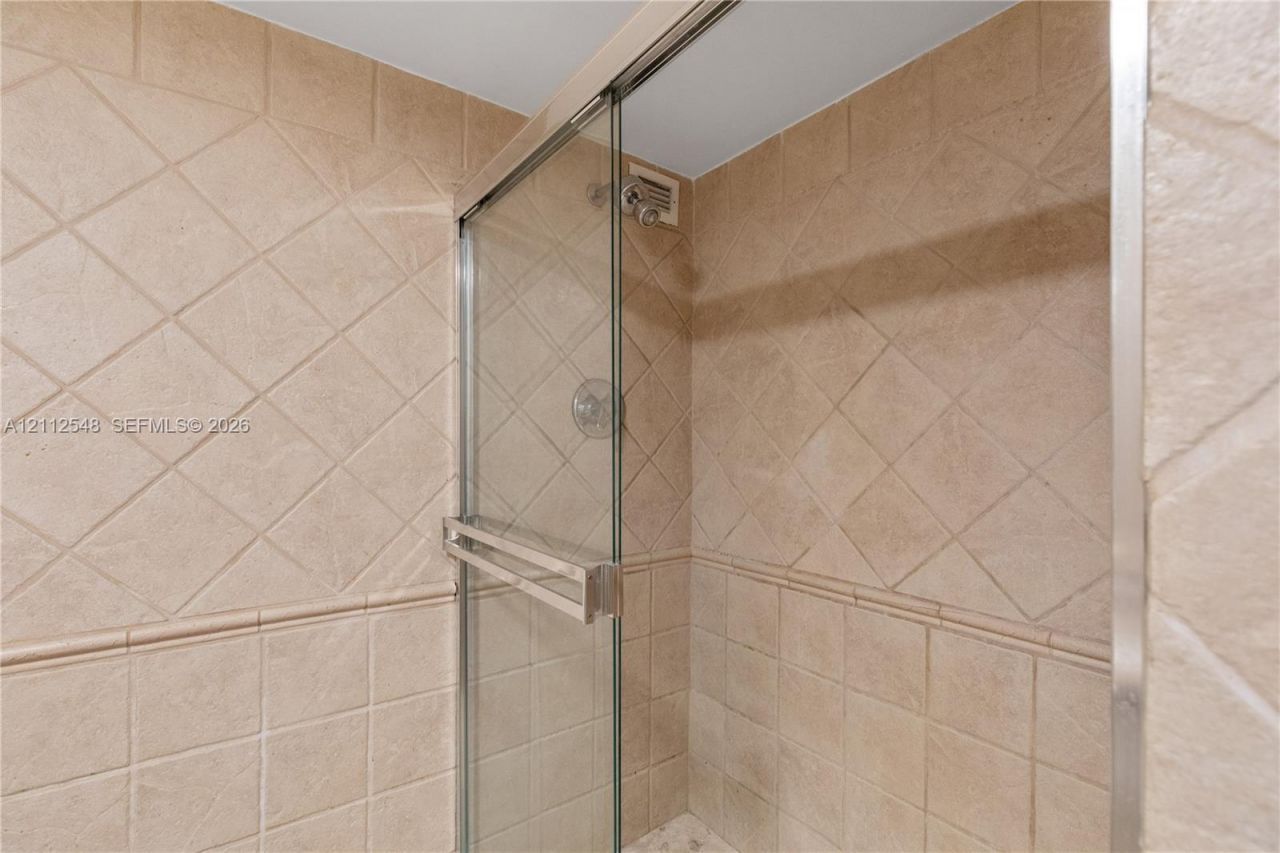 5700 Collins Ave , Unit 10D, Miami Beach, FL 33140 Photo