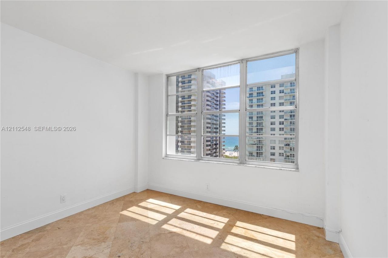 5700 Collins Ave , Unit 10D, Miami Beach, FL 33140 Photo