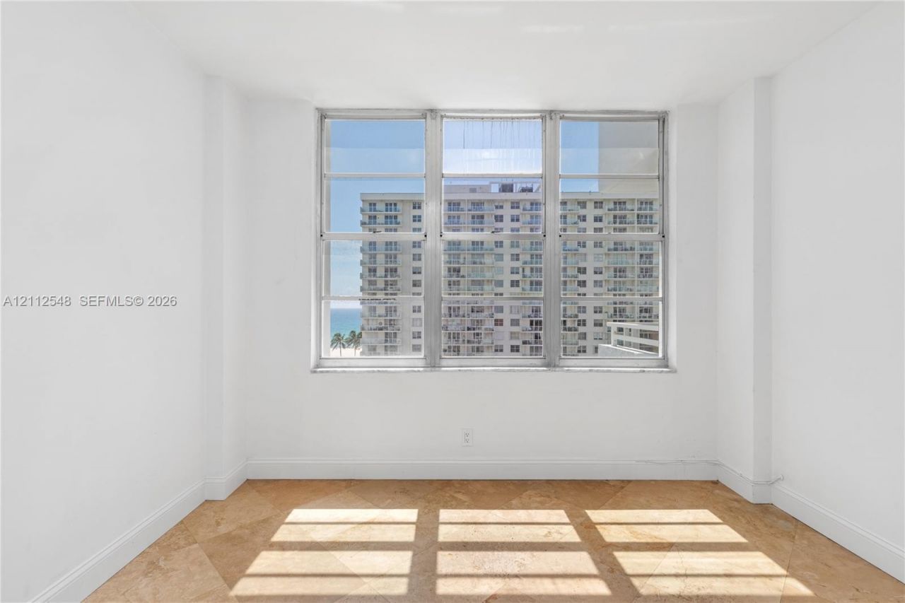 5700 Collins Ave , Unit 10D, Miami Beach, FL 33140 Photo