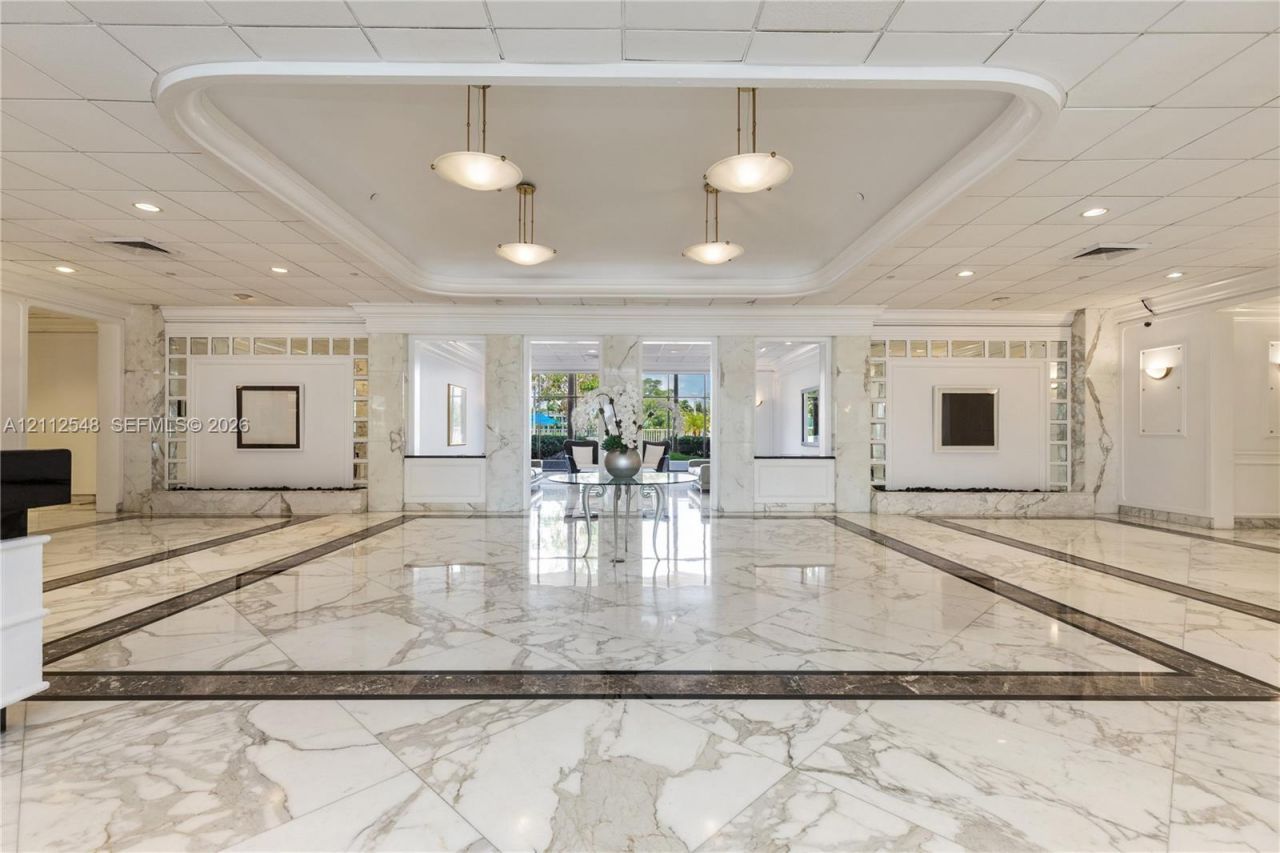 5700 Collins Ave , Unit 10D, Miami Beach, FL 33140 Photo