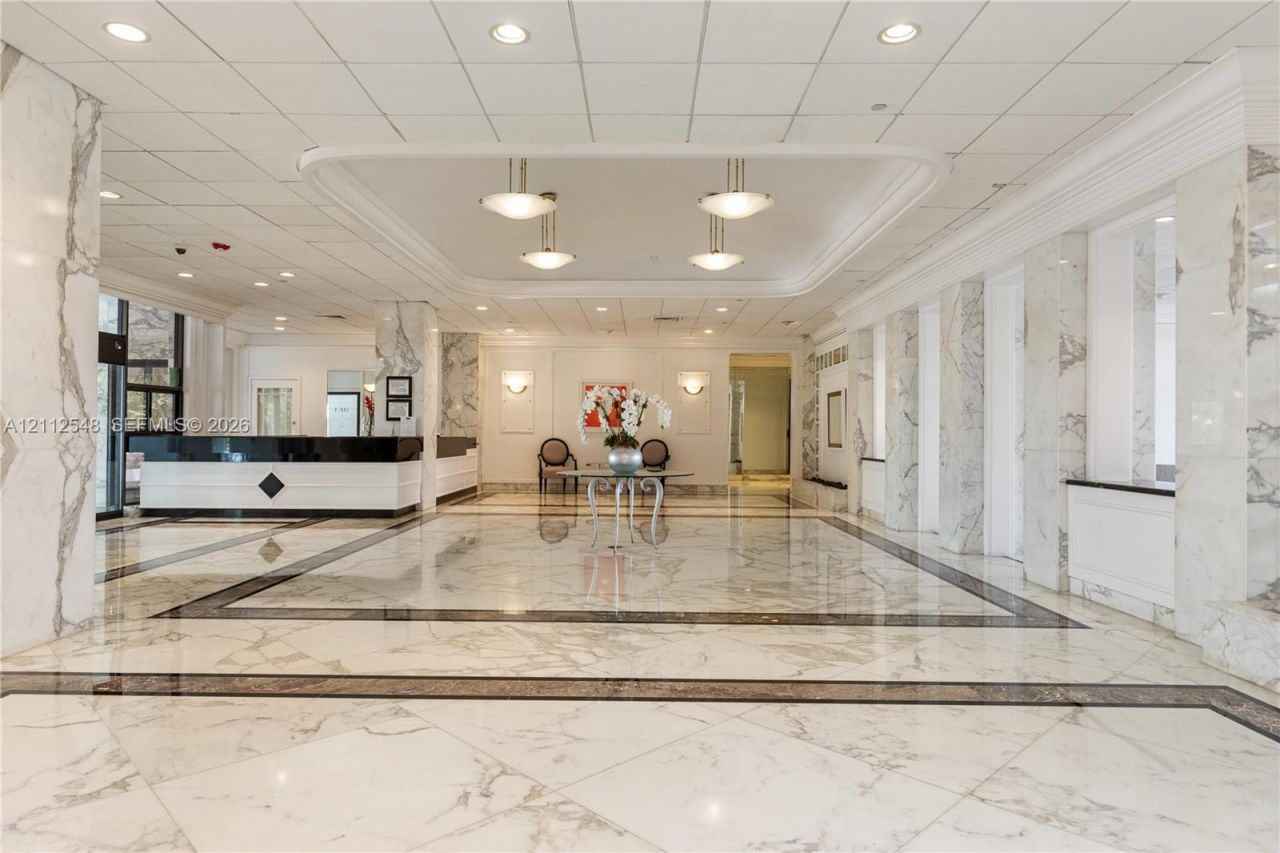 5700 Collins Ave , Unit 10D, Miami Beach, FL 33140 Photo