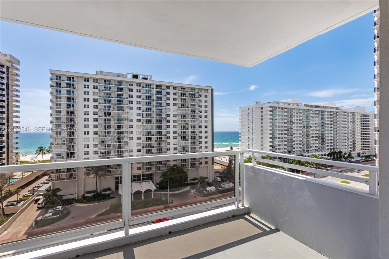 5700 Collins Ave , Unit 10D, Miami Beach, FL 33140 Photo