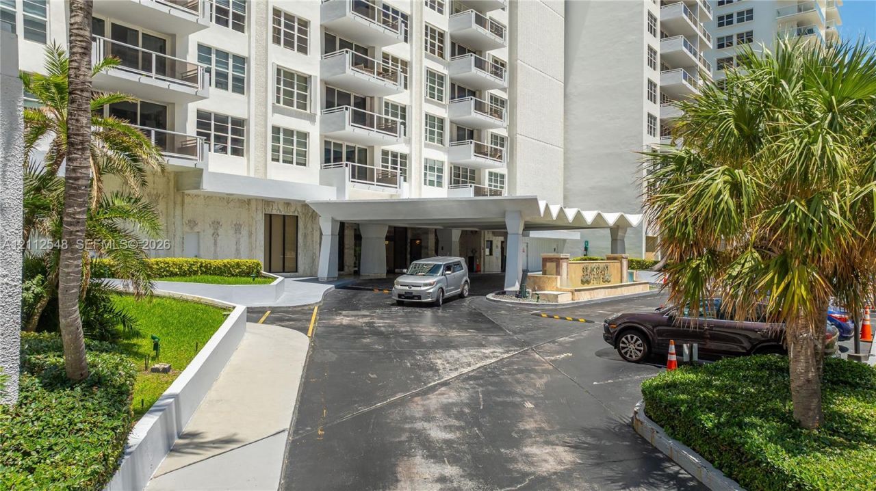 5700 Collins Ave , Unit 10D, Miami Beach, FL 33140 Photo