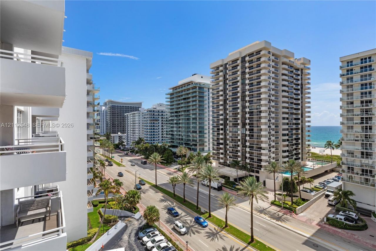 5700 Collins Ave , Unit 10D, Miami Beach, FL 33140 Photo