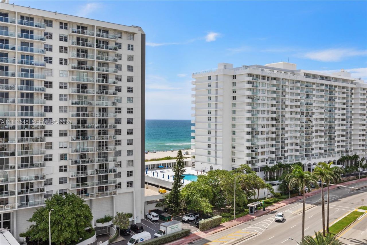 5700 Collins Ave , Unit 10D, Miami Beach, FL 33140 Photo