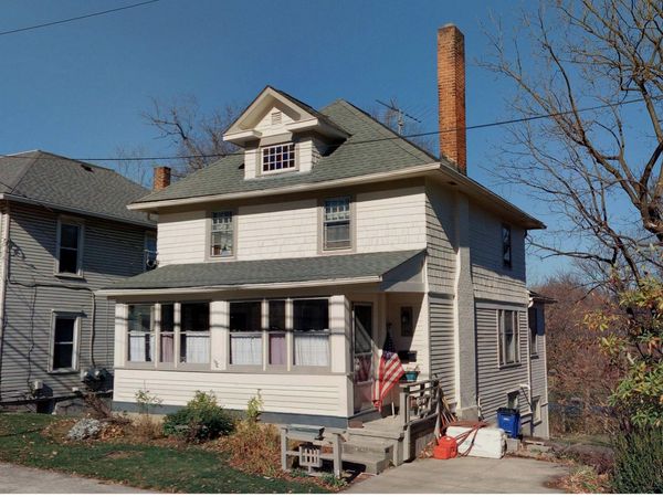 286 W William Street , Delaware, OH 43015
