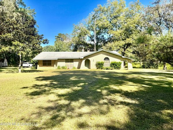 535 Airport Road, Natchez, MS 39120
