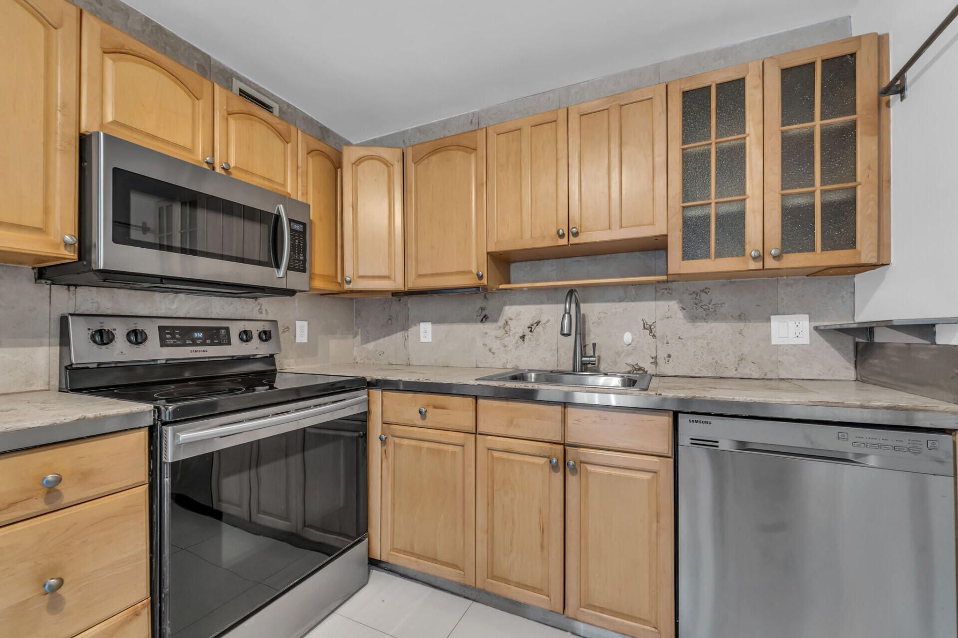 111 Golden Isles Drive, Unit D2, Hallandale Beach, FL 33009 Photo