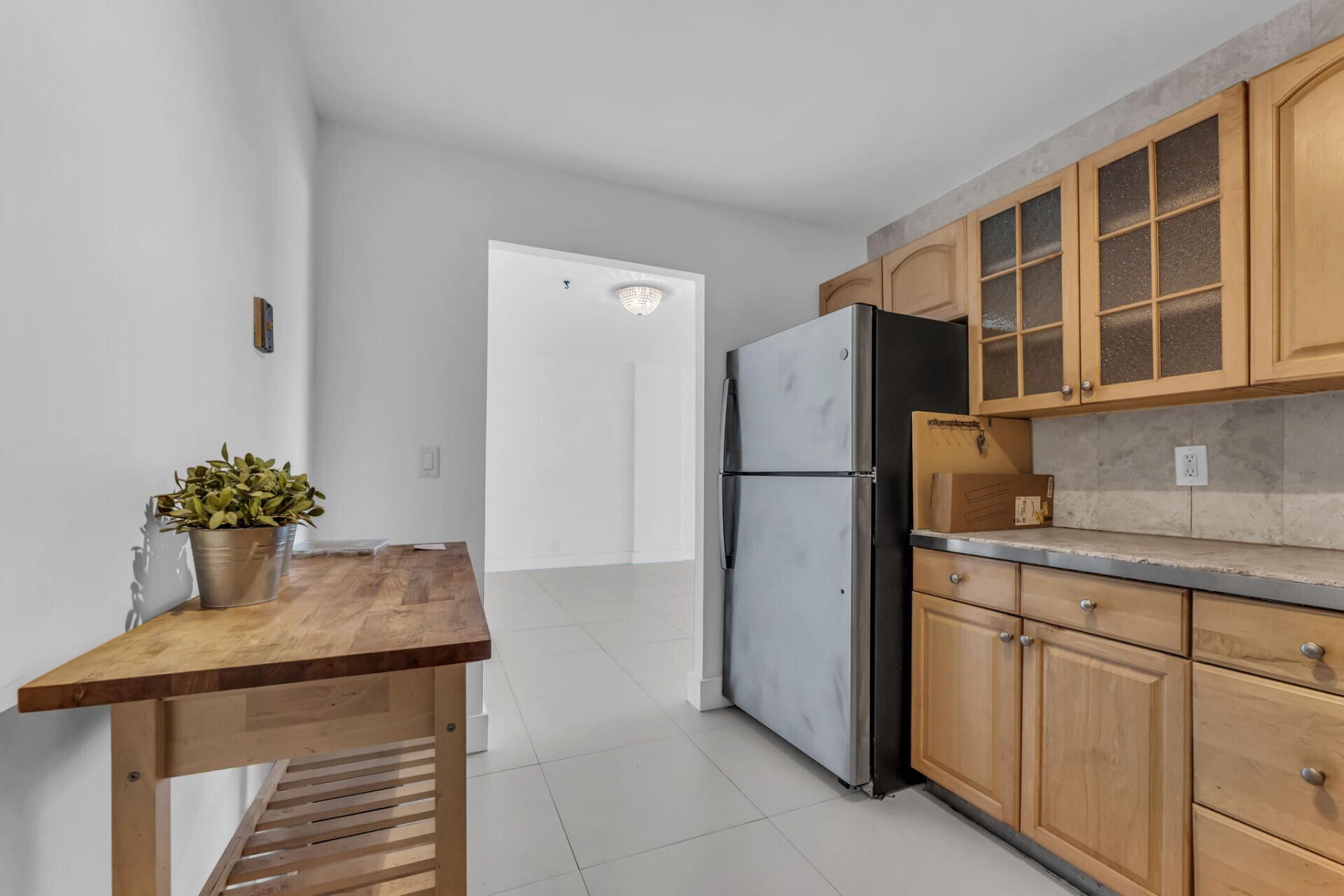 111 Golden Isles Drive, Unit D2, Hallandale Beach, FL 33009 Photo