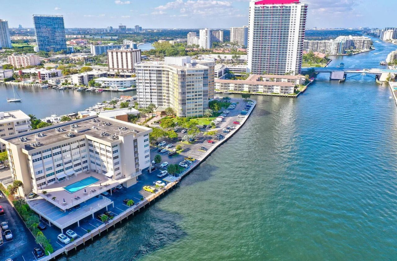 111 Golden Isles Drive, Unit D2, Hallandale Beach, FL 33009 Photo