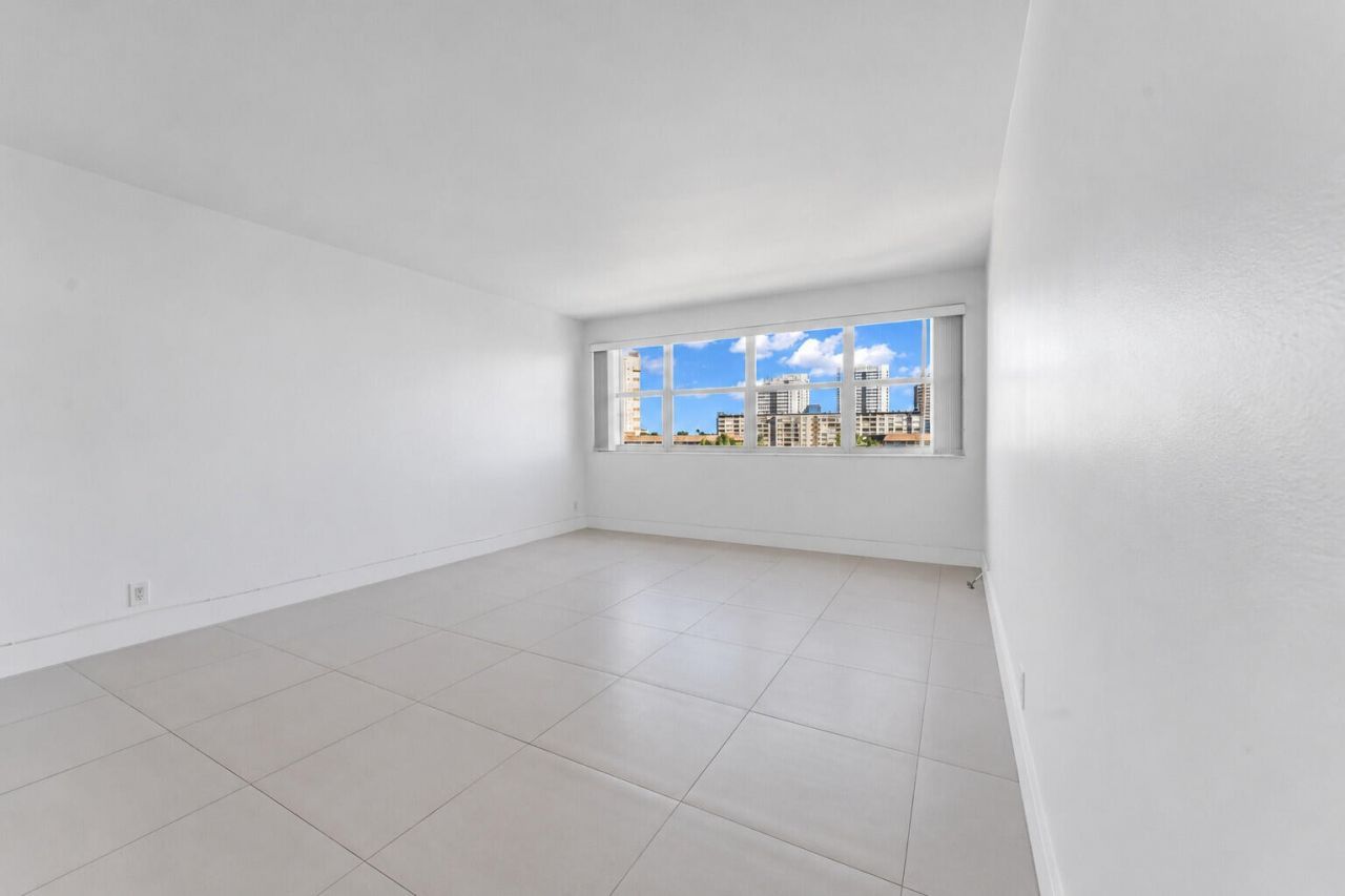111 Golden Isles Drive, Unit D2, Hallandale Beach, FL 33009 Photo