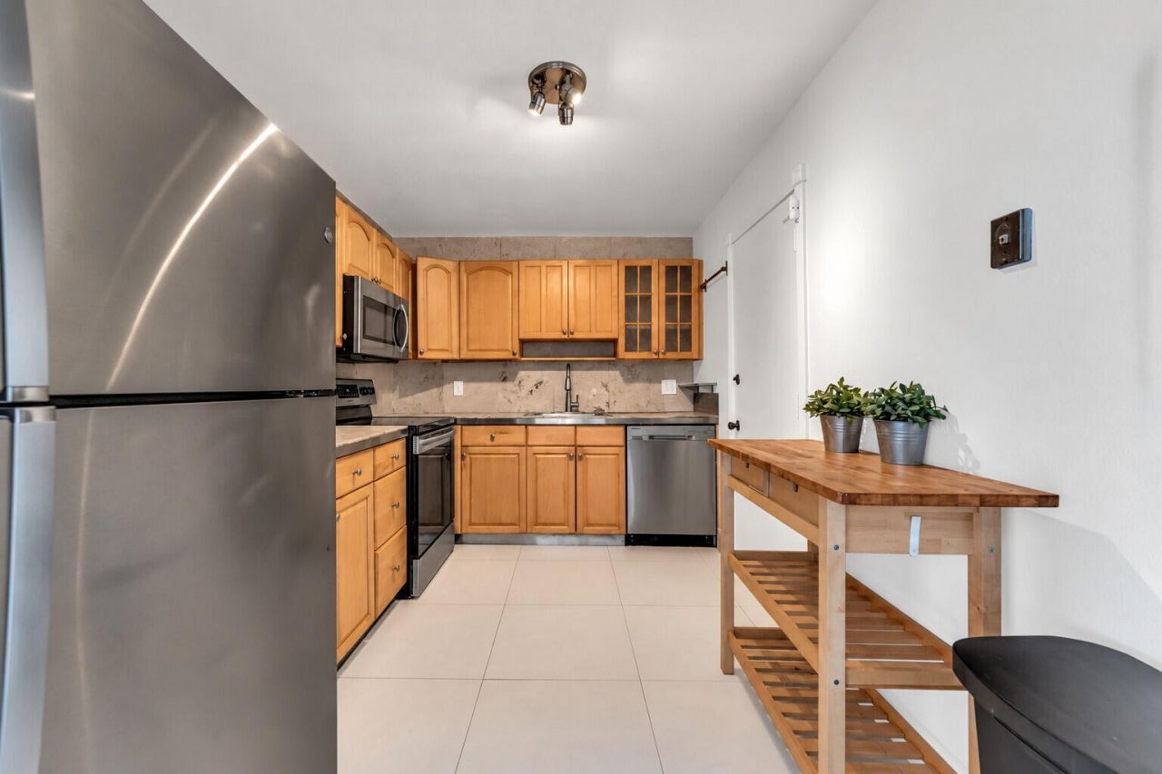 111 Golden Isles Drive, Unit D2, Hallandale Beach, FL 33009 Photo
