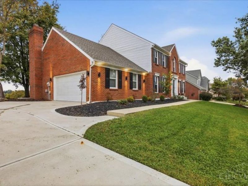 8237 Eagle Ridge Drive, Beckett Ridge, OH 45069 Photo 2
