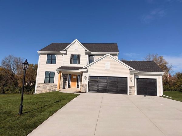 3716 Oakmont TRAIL, Waukesha, WI 53188