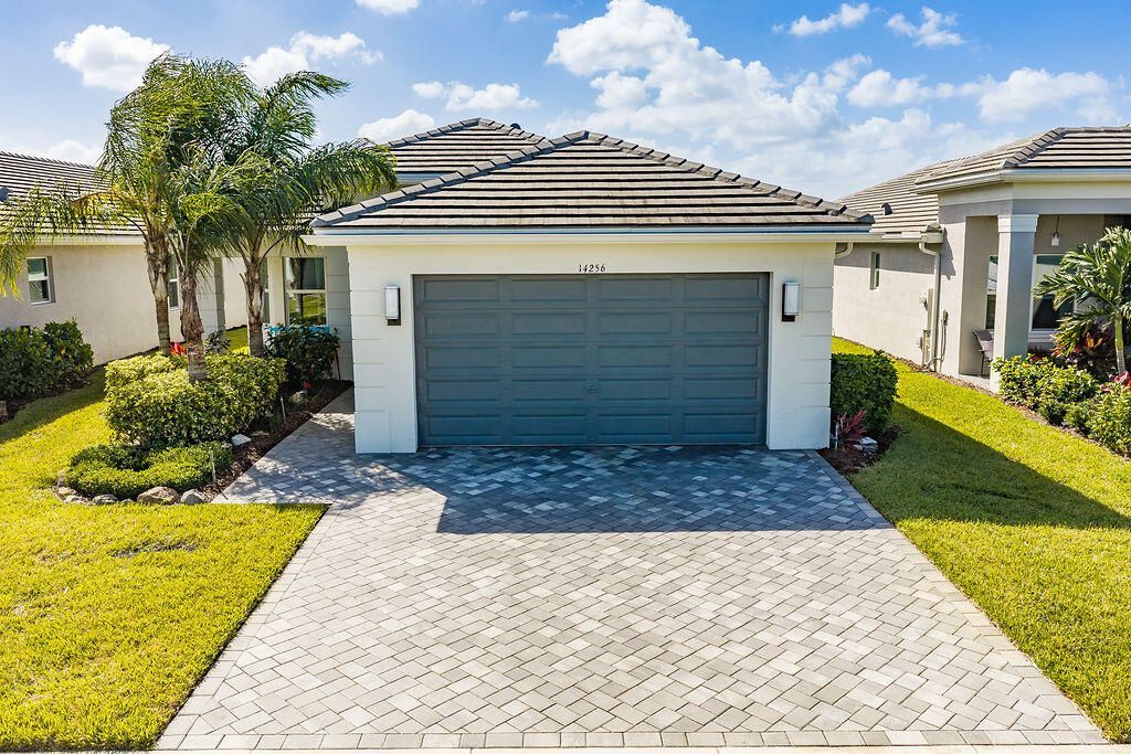 14256 SW Waterfall Lane, Port Saint Lucie, FL 34987 Photo