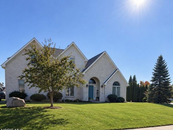 5930 Summer Pl Drive, Sylvania, OH 43560