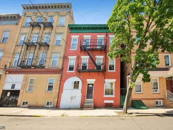 101 Warwick St, Newark, NJ 07105
