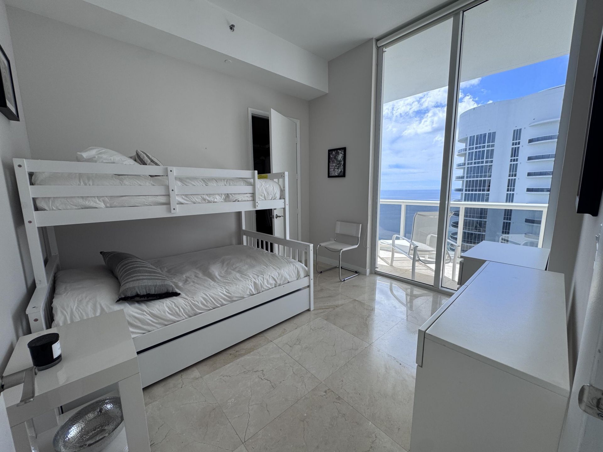16001 Collins Avenue, Unit 4002, Sunny Isles Beach, FL 33160 Photo