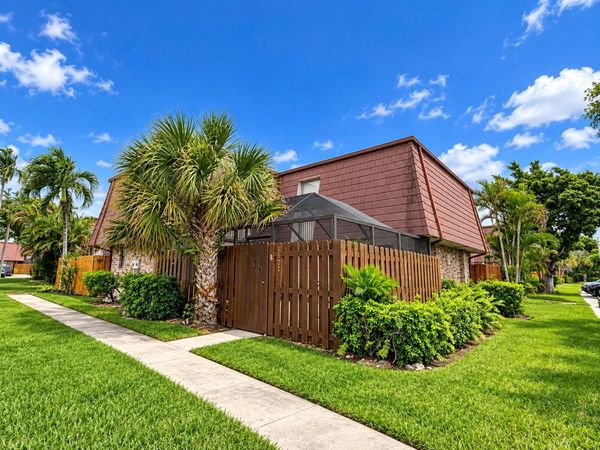 7527 COURTYARD Run E, Boca Raton, FL 33433