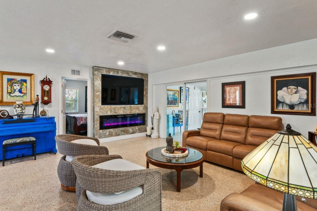 1044 Savoy Court , Spring Hill, FL 34606 Photo