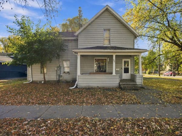 903 7th Avenue S, Moorhead, MN 56560