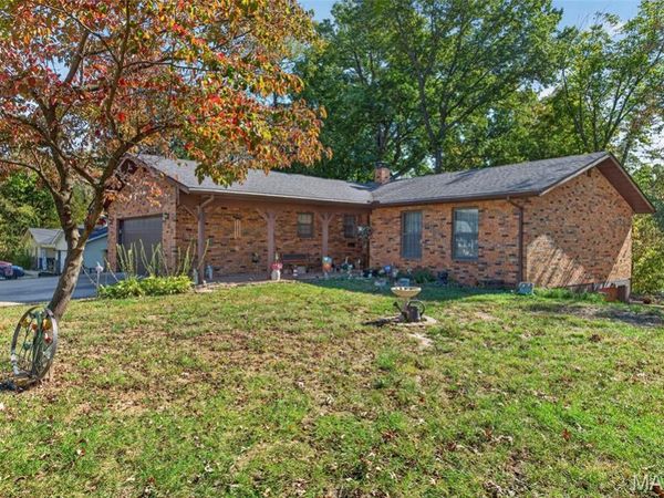 225 South Street , Troy, IL 62294