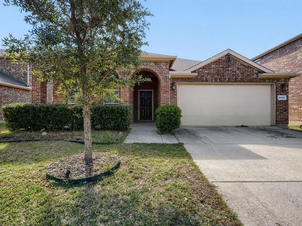 8732 Yosemite Trail , Cross Roads, TX 76227
