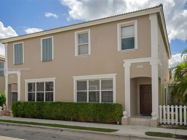 10524 NW 57th Ct , Coral Springs, FL 33076