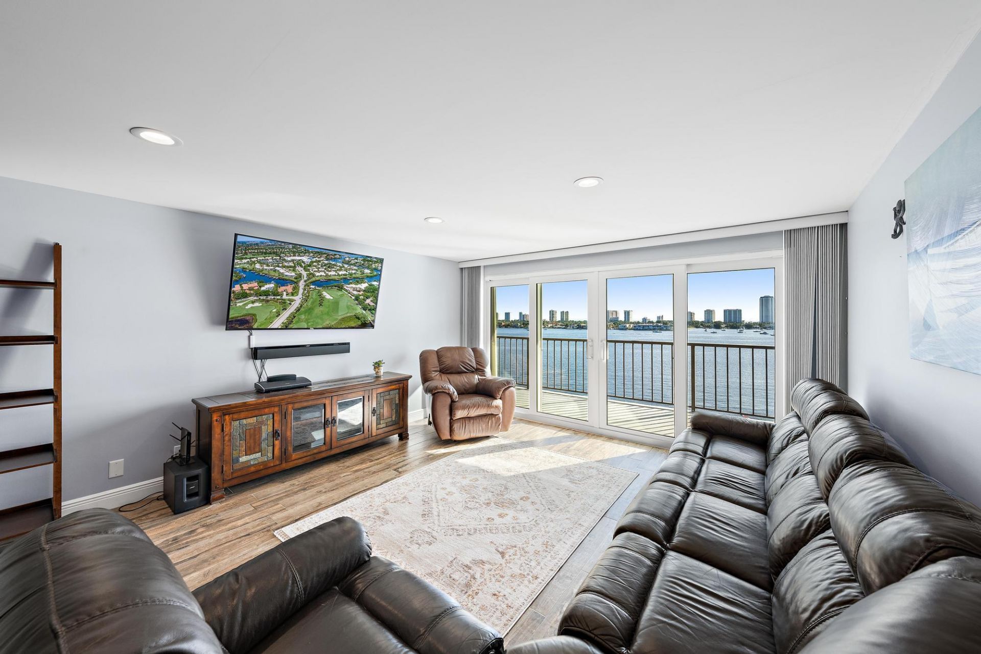 3040 Lake Shore Drive, Unit 903, Riviera Beach, FL 33403 Photo