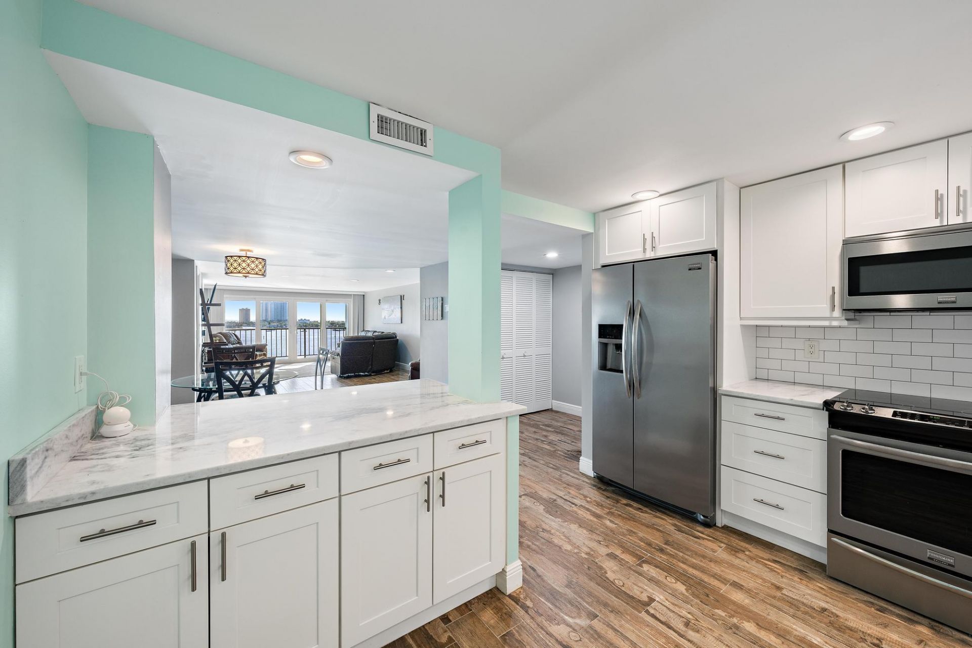 3040 Lake Shore Drive, Unit 903, Riviera Beach, FL 33403 Photo