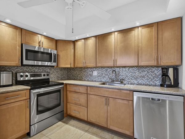 361 WELLINGTON J, West Palm Beach, FL 33417