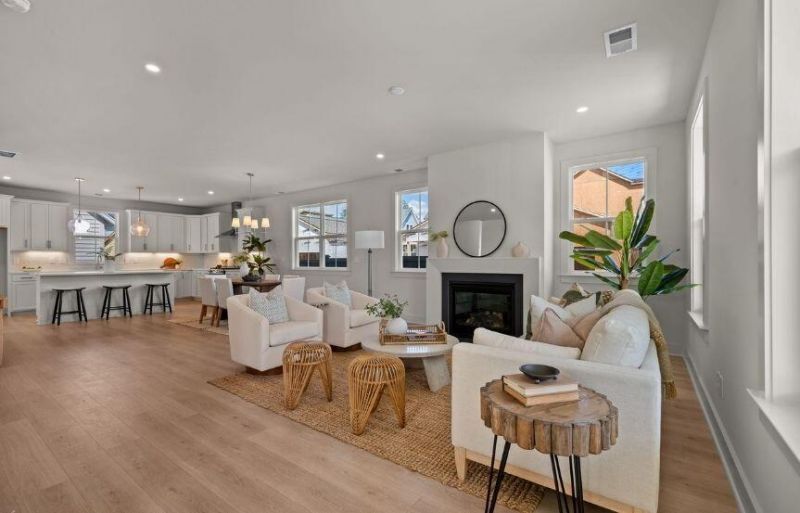 821 Gentle Breeze Drive Photo 6