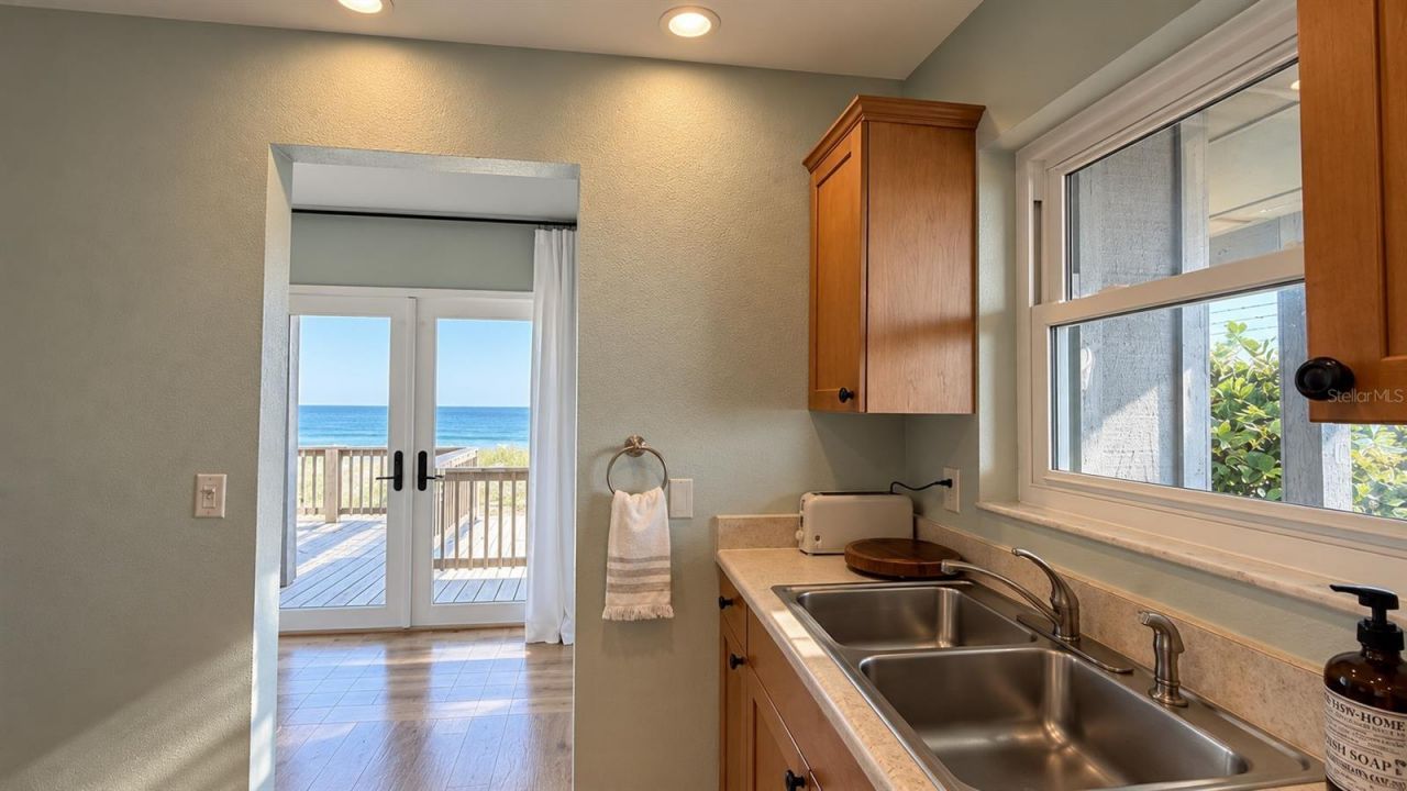 8300 W Gulf Boulevard, Treasure Island, FL 33706 Photo