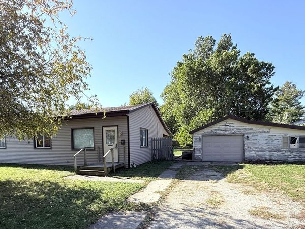 1444 MAPLE Avenue, Galesburg, IL 61401