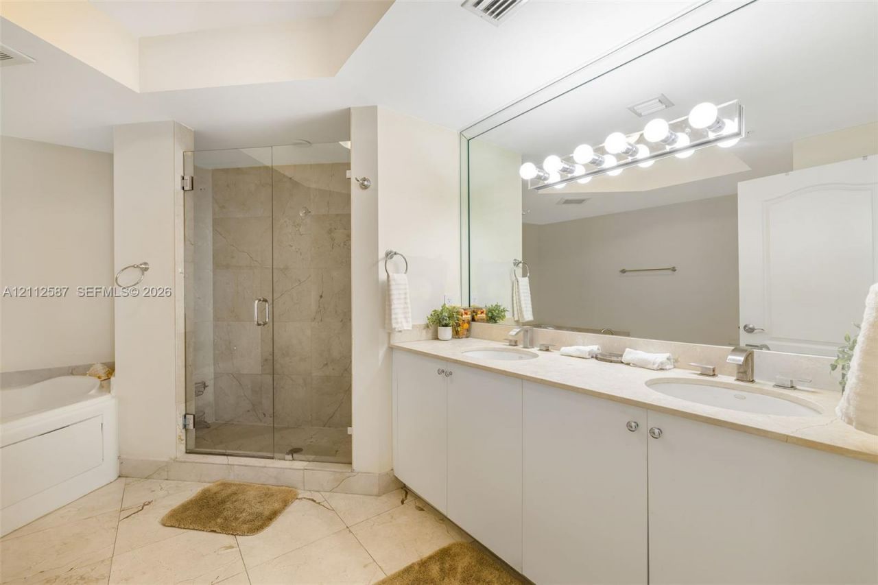 17555 NW Atlantic Blvd , Unit 1108, Sunny Isles Beach, FL 33160 Photo