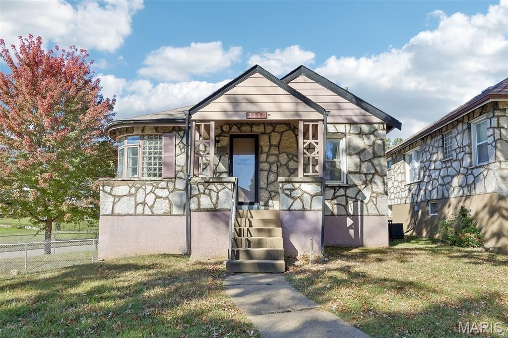 3201 Capehart Drive , Saint Louis, MO 63121 Main Photo